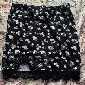 SHEIN Mini Skirt with Lace Trim